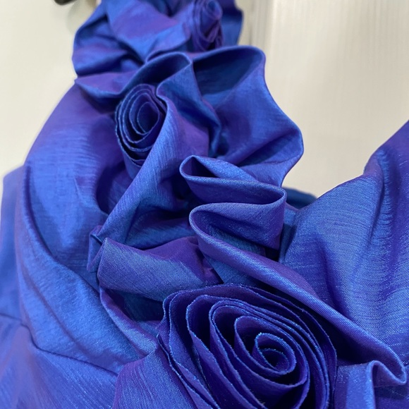 S.L. Fashions~size 16. Mother of the Groom Dress. Color is a vibrant royal blue! - Picture 4 of 8